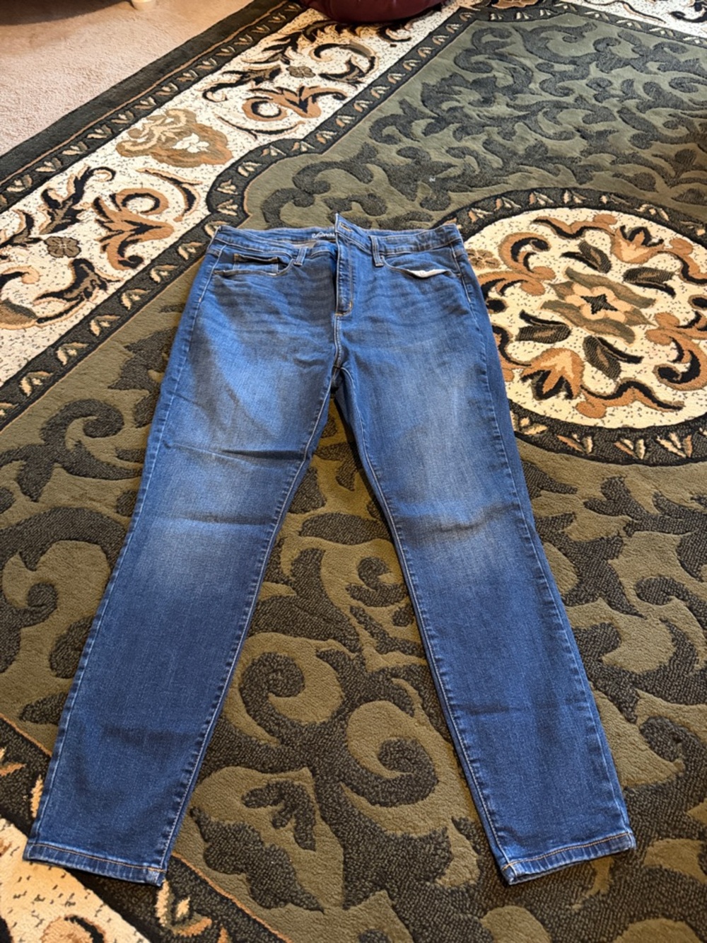 Universal Thread Women's Dark Blue Skinny Jeans